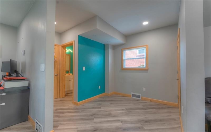 213 6th Street, 15697, 15697, 3 Bedrooms Bedrooms, 6 Rooms Rooms,3.1 BathroomsBathrooms,Residential,For Sale,6th Street,1755588