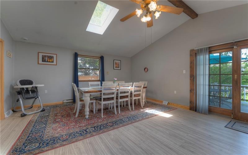 213 6th Street, 15697, 15697, 3 Bedrooms Bedrooms, 6 Rooms Rooms,3.1 BathroomsBathrooms,Residential,For Sale,6th Street,1755588