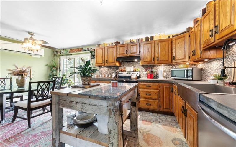 599 Brown Rd, Acme, 15610, 4 Bedrooms Bedrooms, 9 Rooms Rooms,3 BathroomsBathrooms,Residential,For Sale,Brown Rd,1755854