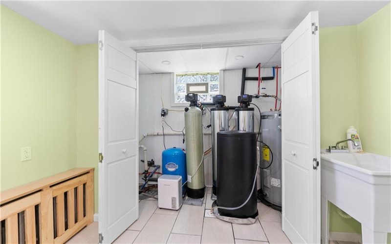 599 Brown Rd, Acme, 15610, 4 Bedrooms Bedrooms, 9 Rooms Rooms,3 BathroomsBathrooms,Residential,For Sale,Brown Rd,1755854