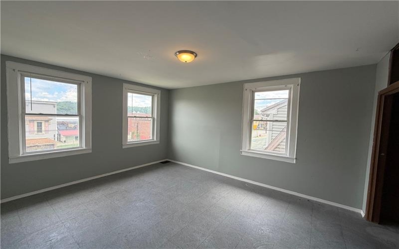 537 Thompson, Donora, 15033, 4 Bedrooms Bedrooms, 9 Rooms Rooms,1 BathroomBathrooms,Residential,For Sale,Thompson,1756875