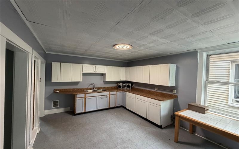 537 Thompson, Donora, 15033, 4 Bedrooms Bedrooms, 9 Rooms Rooms,1 BathroomBathrooms,Residential,For Sale,Thompson,1756875