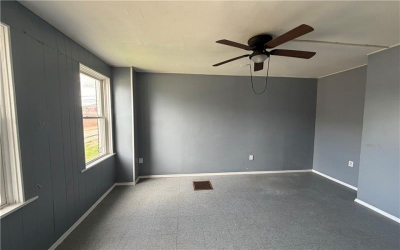 537 Thompson, Donora, 15033, 4 Bedrooms Bedrooms, 9 Rooms Rooms,1 BathroomBathrooms,Residential,For Sale,Thompson,1756875
