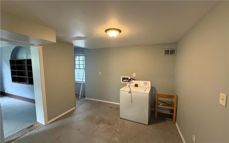 537 Thompson, Donora, 15033, 4 Bedrooms Bedrooms, 9 Rooms Rooms,1 BathroomBathrooms,Residential,For Sale,Thompson,1756875