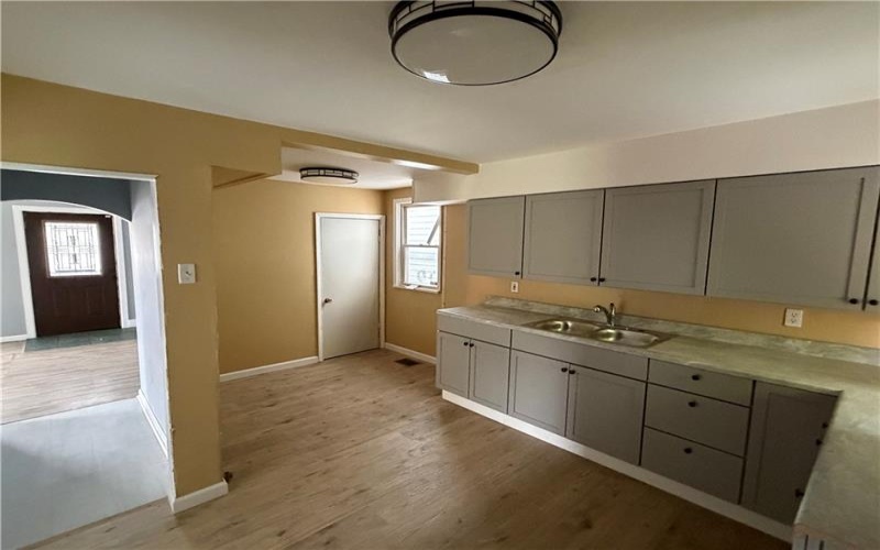 549 Thompson, Donora, 15033, 3 Bedrooms Bedrooms, 7 Rooms Rooms,1 BathroomBathrooms,Residential,For Sale,Thompson,1756894