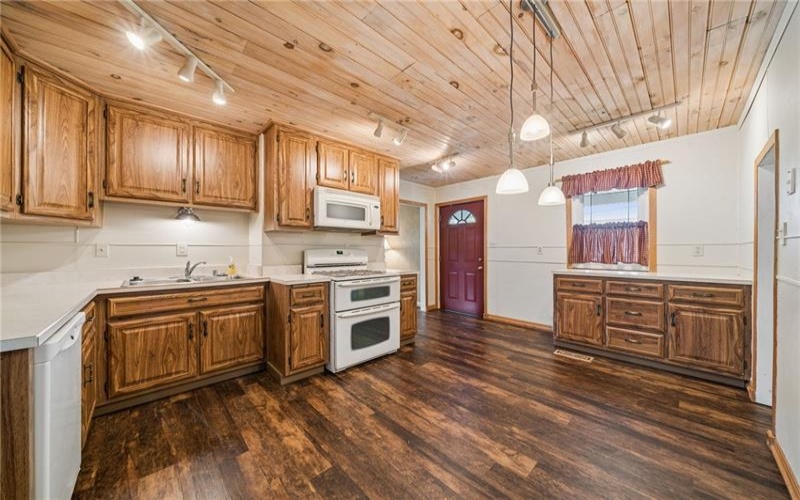 165 Valley Street, Derry, 15627, 1 Bedroom Bedrooms, 4 Rooms Rooms,1 BathroomBathrooms,Residential,For Sale,Valley Street,1756929