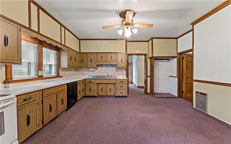 12 Short St, Avella, 15312, 5 Bedrooms Bedrooms, 9 Rooms Rooms,2 BathroomsBathrooms,Residential,For Sale,Short St,1755544