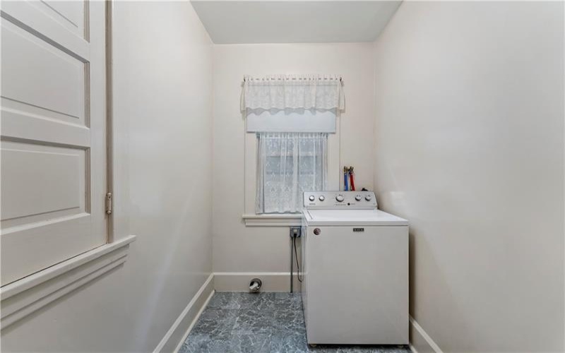 12 Short St, Avella, 15312, 5 Bedrooms Bedrooms, 9 Rooms Rooms,2 BathroomsBathrooms,Residential,For Sale,Short St,1755544