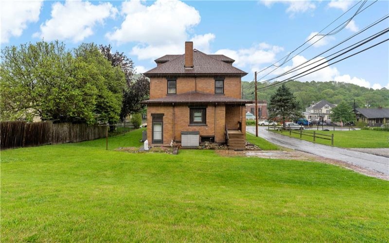 12 Short St, Avella, 15312, 5 Bedrooms Bedrooms, 9 Rooms Rooms,2 BathroomsBathrooms,Residential,For Sale,Short St,1755544