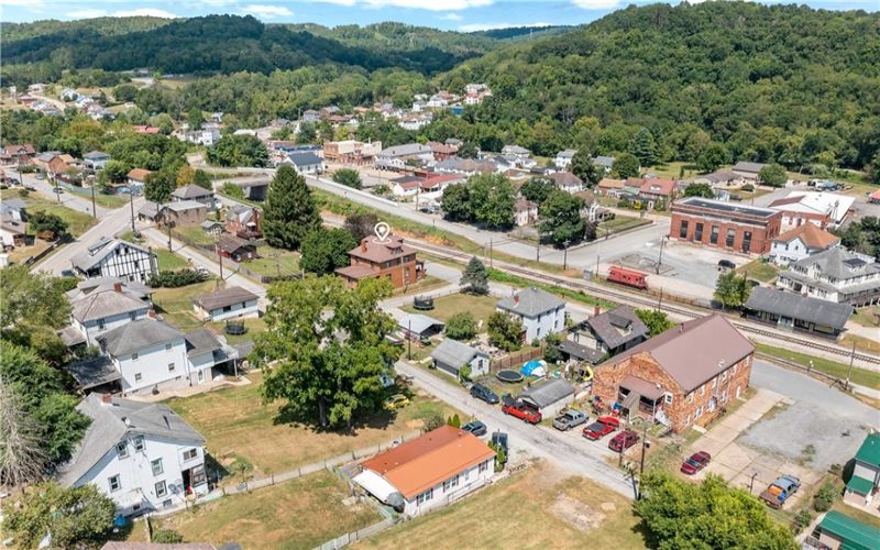 12 Short St, Avella, 15312, 5 Bedrooms Bedrooms, 9 Rooms Rooms,2 BathroomsBathrooms,Residential,For Sale,Short St,1755544
