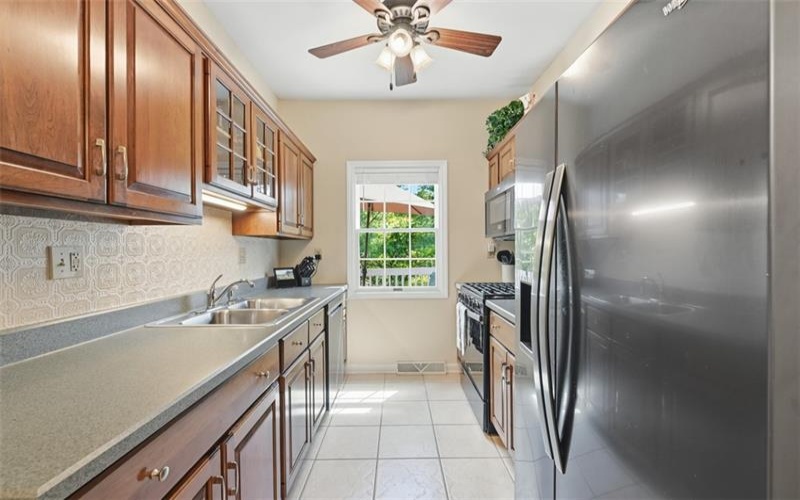 201 Boxwood Ct, McMurray, 15317, 2 Bedrooms Bedrooms, 7 Rooms Rooms,2.1 BathroomsBathrooms,Residential,For Sale,Boxwood Ct,1757045
