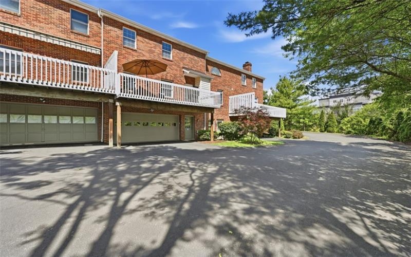 201 Boxwood Ct, McMurray, 15317, 2 Bedrooms Bedrooms, 7 Rooms Rooms,2.1 BathroomsBathrooms,Residential,For Sale,Boxwood Ct,1757045