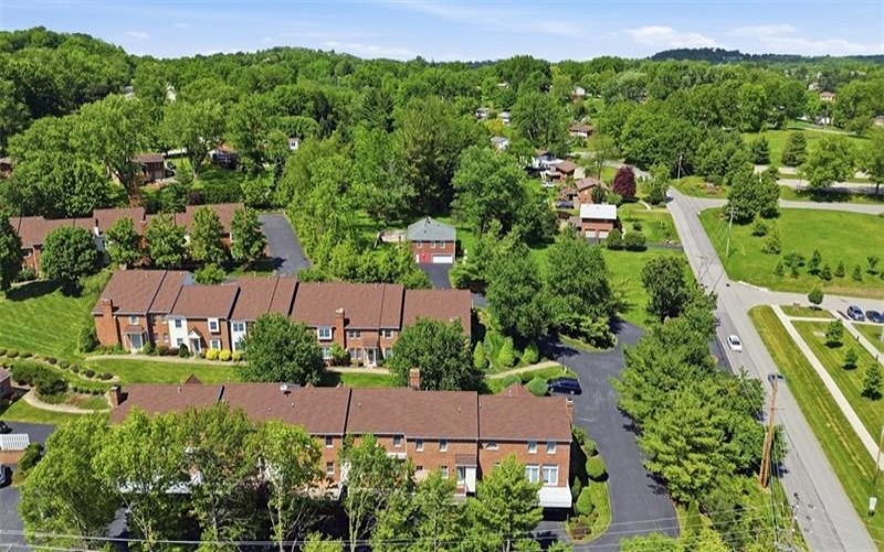 201 Boxwood Ct, McMurray, 15317, 2 Bedrooms Bedrooms, 7 Rooms Rooms,2.1 BathroomsBathrooms,Residential,For Sale,Boxwood Ct,1757045