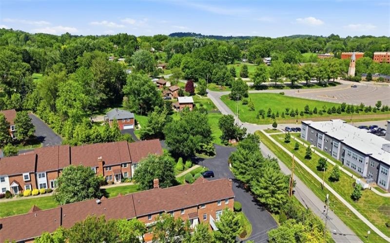 201 Boxwood Ct, McMurray, 15317, 2 Bedrooms Bedrooms, 7 Rooms Rooms,2.1 BathroomsBathrooms,Residential,For Sale,Boxwood Ct,1757045