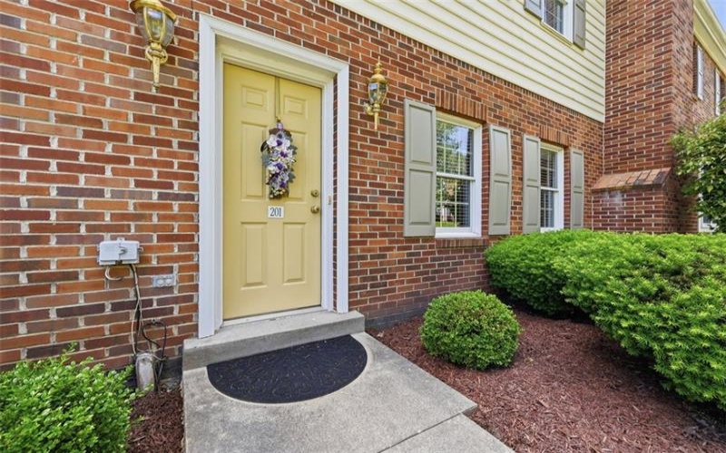 201 Boxwood Ct, McMurray, 15317, 2 Bedrooms Bedrooms, 7 Rooms Rooms,2.1 BathroomsBathrooms,Residential,For Sale,Boxwood Ct,1757045