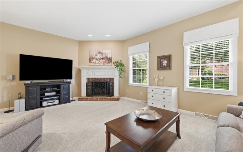 201 Boxwood Ct, McMurray, 15317, 2 Bedrooms Bedrooms, 7 Rooms Rooms,2.1 BathroomsBathrooms,Residential,For Sale,Boxwood Ct,1757045