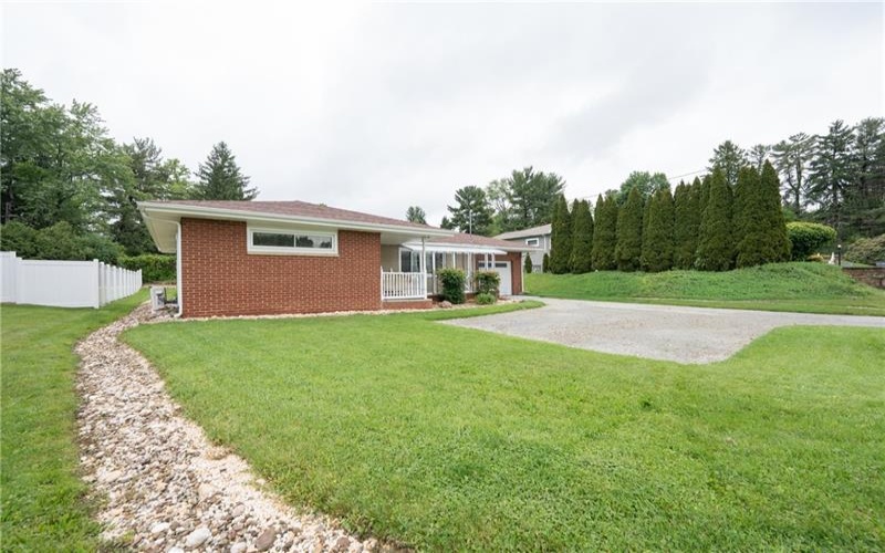 22 Catherine Ave, Latrobe, 15650, 3 Bedrooms Bedrooms, ,2 BathroomsBathrooms,Residential,For Sale,Catherine Ave,1757049