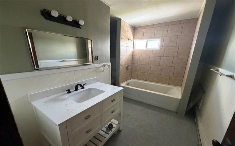 440 Highland, Charleroi, 15022, 3 Bedrooms Bedrooms, 8 Rooms Rooms,1 BathroomBathrooms,Residential,For Sale,Highland,1757120
