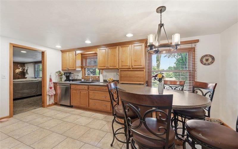 576 Carroll Dr, Irwin, 15642, 3 Bedrooms Bedrooms, 8 Rooms Rooms,2.1 BathroomsBathrooms,Residential,For Sale,Carroll Dr,1757156