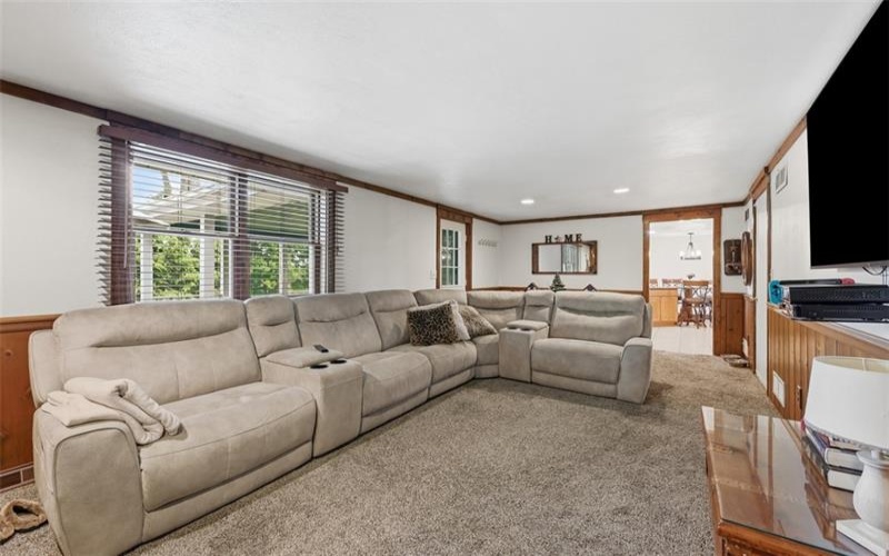 576 Carroll Dr, Irwin, 15642, 3 Bedrooms Bedrooms, 8 Rooms Rooms,2.1 BathroomsBathrooms,Residential,For Sale,Carroll Dr,1757156