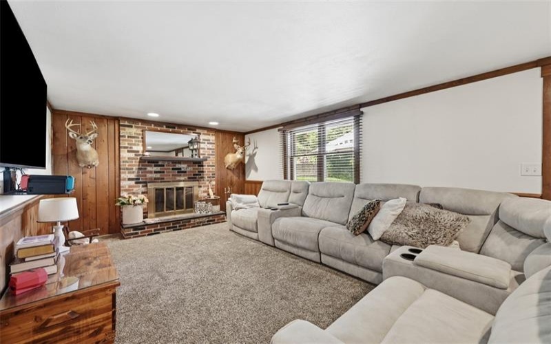 576 Carroll Dr, Irwin, 15642, 3 Bedrooms Bedrooms, 8 Rooms Rooms,2.1 BathroomsBathrooms,Residential,For Sale,Carroll Dr,1757156