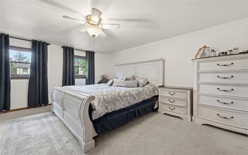 576 Carroll Dr, Irwin, 15642, 3 Bedrooms Bedrooms, 8 Rooms Rooms,2.1 BathroomsBathrooms,Residential,For Sale,Carroll Dr,1757156