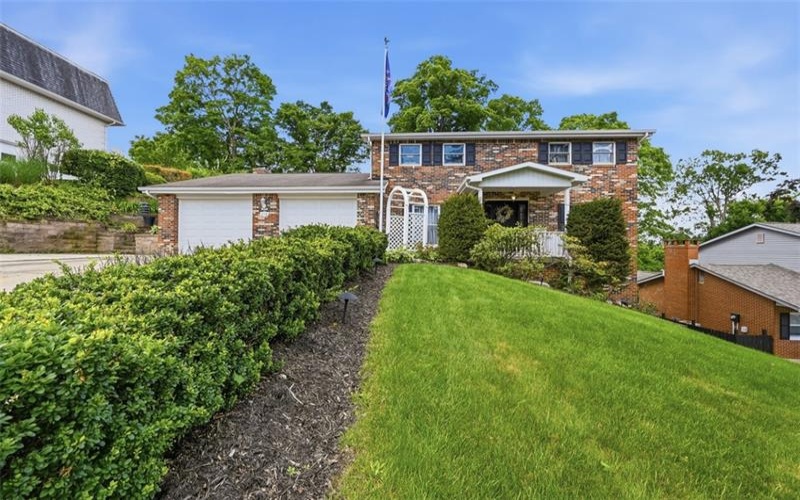 576 Carroll Dr, Irwin, 15642, 3 Bedrooms Bedrooms, 8 Rooms Rooms,2.1 BathroomsBathrooms,Residential,For Sale,Carroll Dr,1757156