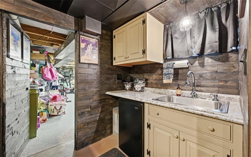 576 Carroll Dr, Irwin, 15642, 3 Bedrooms Bedrooms, 8 Rooms Rooms,2.1 BathroomsBathrooms,Residential,For Sale,Carroll Dr,1757156