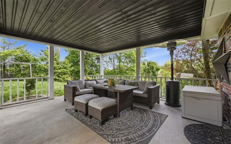576 Carroll Dr, Irwin, 15642, 3 Bedrooms Bedrooms, 8 Rooms Rooms,2.1 BathroomsBathrooms,Residential,For Sale,Carroll Dr,1757156
