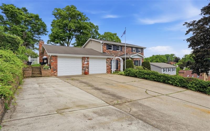 576 Carroll Dr, Irwin, 15642, 3 Bedrooms Bedrooms, 8 Rooms Rooms,2.1 BathroomsBathrooms,Residential,For Sale,Carroll Dr,1757156