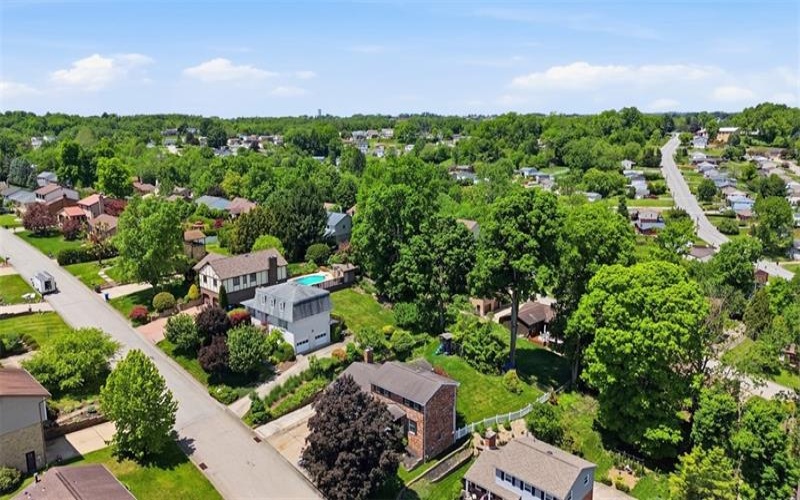 576 Carroll Dr, Irwin, 15642, 3 Bedrooms Bedrooms, 8 Rooms Rooms,2.1 BathroomsBathrooms,Residential,For Sale,Carroll Dr,1757156