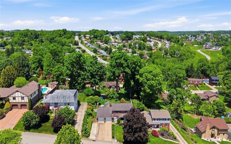 576 Carroll Dr, Irwin, 15642, 3 Bedrooms Bedrooms, 8 Rooms Rooms,2.1 BathroomsBathrooms,Residential,For Sale,Carroll Dr,1757156