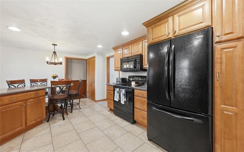 576 Carroll Dr, Irwin, 15642, 3 Bedrooms Bedrooms, 8 Rooms Rooms,2.1 BathroomsBathrooms,Residential,For Sale,Carroll Dr,1757156