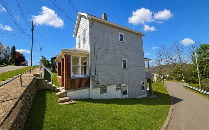 100 Lowell STREET, Vandergrift, 15690, 3 Bedrooms Bedrooms, 7 Rooms Rooms,1.1 BathroomsBathrooms,Residential,For Sale,Lowell,1752687