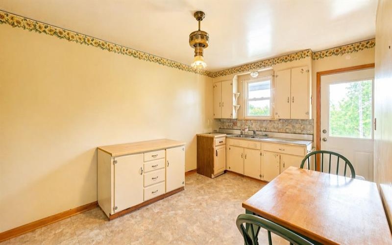 100 Lowell STREET, Vandergrift, 15690, 3 Bedrooms Bedrooms, 7 Rooms Rooms,1.1 BathroomsBathrooms,Residential,For Sale,Lowell,1752687