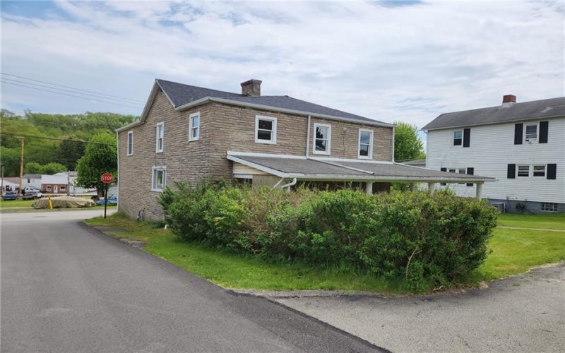 109 Pittsburgh Rd, Bentleyville, 15314, 4 Bedrooms Bedrooms, 8 Rooms Rooms,2 BathroomsBathrooms,Residential,For Sale,Pittsburgh Rd,1752736