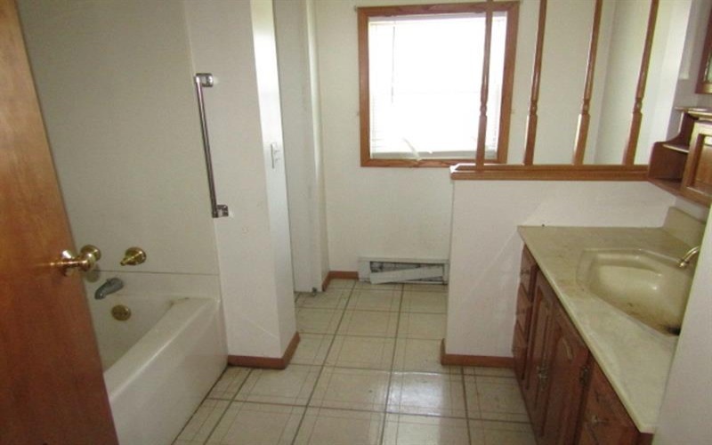 221 4th St, West Newton, 15089, 4 Bedrooms Bedrooms, 9 Rooms Rooms,1 BathroomBathrooms,Residential,For Sale,4th St,1757204