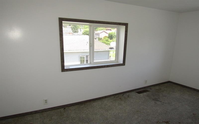 221 4th St, West Newton, 15089, 4 Bedrooms Bedrooms, 9 Rooms Rooms,1 BathroomBathrooms,Residential,For Sale,4th St,1757204