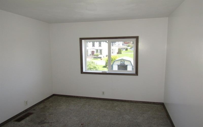 221 4th St, West Newton, 15089, 4 Bedrooms Bedrooms, 9 Rooms Rooms,1 BathroomBathrooms,Residential,For Sale,4th St,1757204