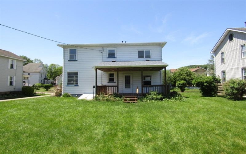 221 4th St, West Newton, 15089, 4 Bedrooms Bedrooms, 9 Rooms Rooms,1 BathroomBathrooms,Residential,For Sale,4th St,1757204