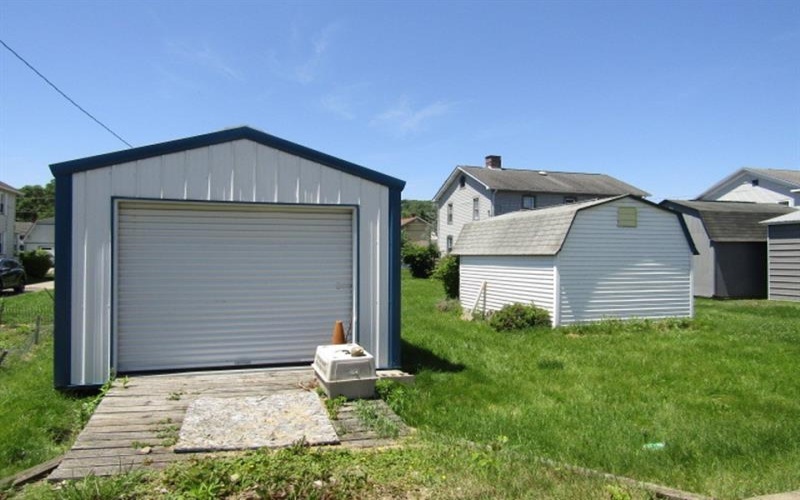 221 4th St, West Newton, 15089, 4 Bedrooms Bedrooms, 9 Rooms Rooms,1 BathroomBathrooms,Residential,For Sale,4th St,1757204