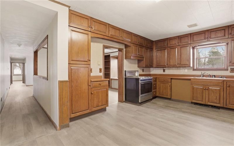 112 Sunshine Ave, Central City, 15926, 5 Bedrooms Bedrooms, ,1.2 BathroomsBathrooms,Residential,For Sale,Sunshine Ave,1757212