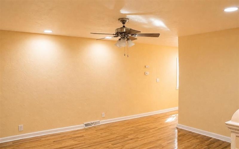 338 1/2 1st Street, Jeannette, 15644, 2 Bedrooms Bedrooms, ,1 BathroomBathrooms,Residential,For Sale,1st Street,1757216