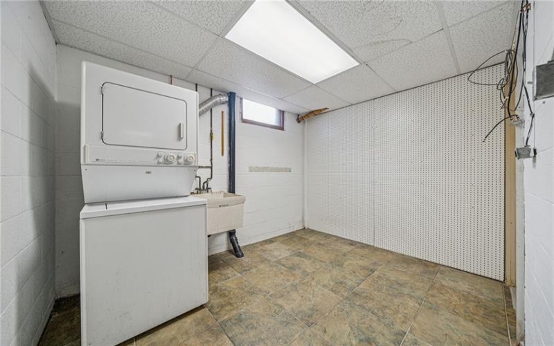 12219 Roth Drive, Irwin, 15642, 5 Bedrooms Bedrooms, ,3.1 BathroomsBathrooms,Residential,For Sale,Roth Drive,1736646