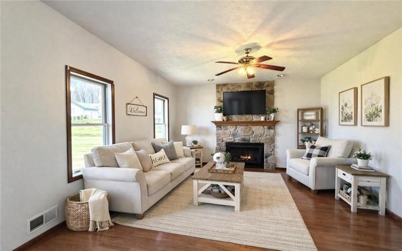 1019 Kimberly Dr, Uniontown, 15401, 4 Bedrooms Bedrooms, ,2.2 BathroomsBathrooms,Residential,For Sale,Kimberly Dr,1757161