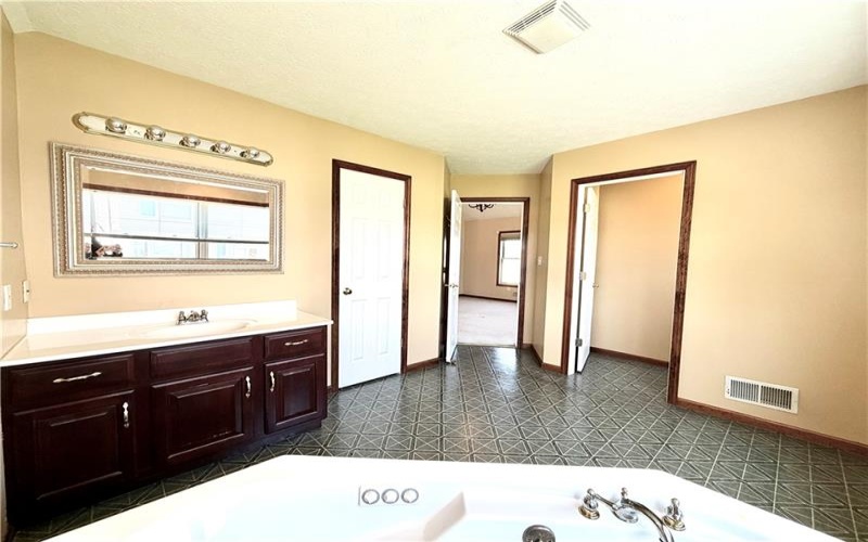 1019 Kimberly Dr, Uniontown, 15401, 4 Bedrooms Bedrooms, ,2.2 BathroomsBathrooms,Residential,For Sale,Kimberly Dr,1757161