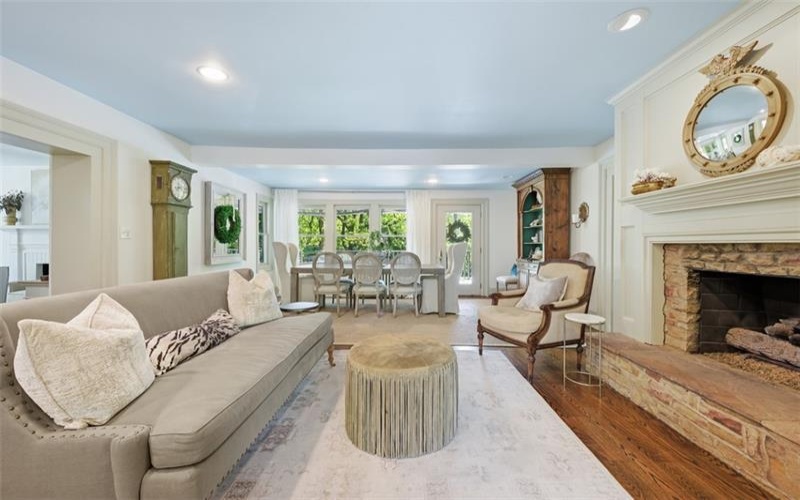 400 Cove, Washington, 15301, 4 Bedrooms Bedrooms, 9 Rooms Rooms,3 BathroomsBathrooms,Residential,For Sale,Cove,1757242