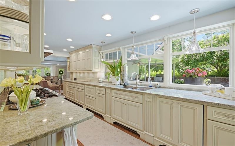 400 Cove, Washington, 15301, 4 Bedrooms Bedrooms, 9 Rooms Rooms,3 BathroomsBathrooms,Residential,For Sale,Cove,1757242