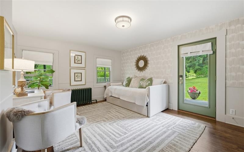 400 Cove, Washington, 15301, 4 Bedrooms Bedrooms, 9 Rooms Rooms,3 BathroomsBathrooms,Residential,For Sale,Cove,1757242