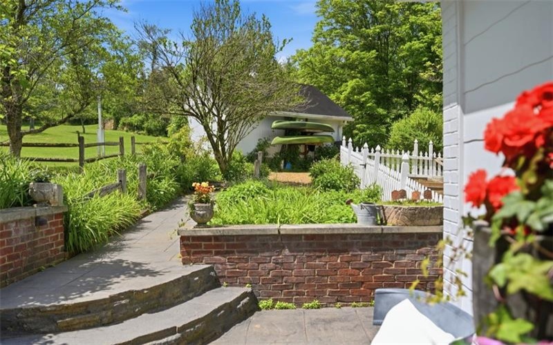 400 Cove, Washington, 15301, 4 Bedrooms Bedrooms, 9 Rooms Rooms,3 BathroomsBathrooms,Residential,For Sale,Cove,1757242